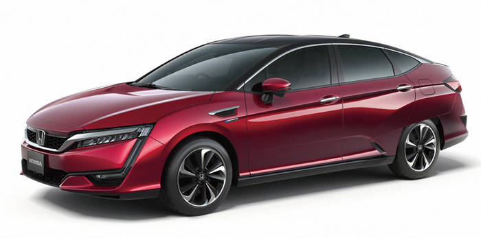 発売間近の新型FCV。正式車名は、ショー当日に発表される