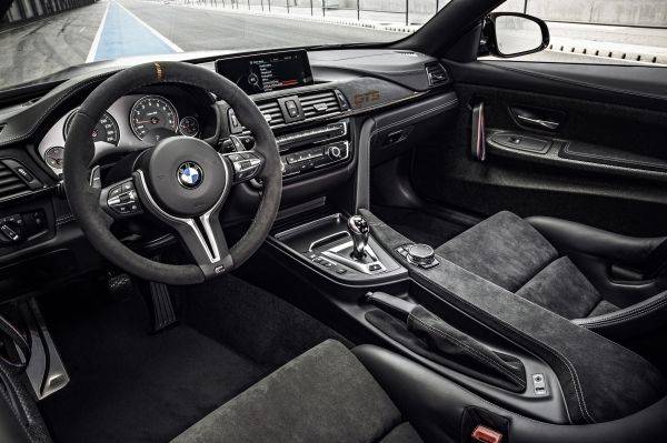 BMW 東京モーターショー　M4 GTS