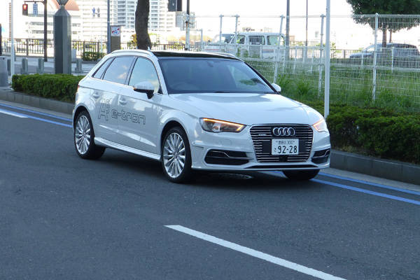 アウディ A3スポーツバック e-tron