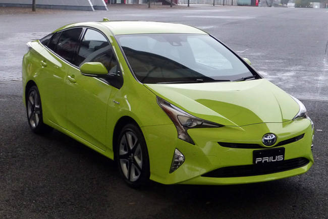 トヨタ　新型プリウス