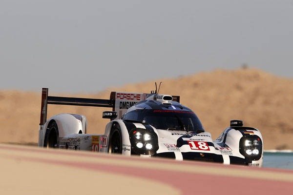 接戦の末、アウディを抑えて優勝したポルシェ18号車。この結果、ポルシェ17号車組がドライバーチャンピオンを獲得