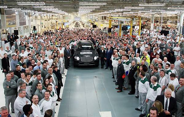 BENTAYGA_LINEOFF_01