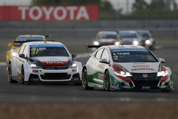AUTO - WTCC BURIRAM 2015