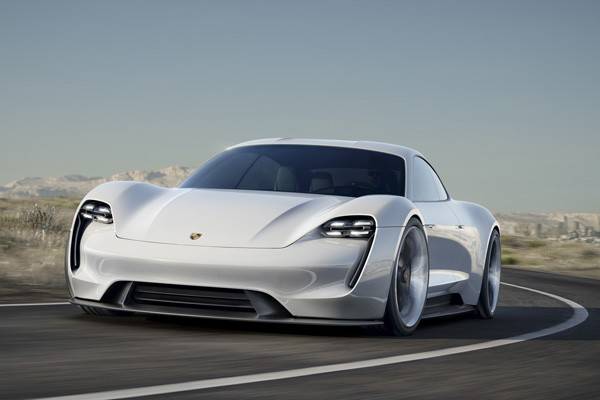 ポルシェが開発を進める100%電気自動車のプロジェクトEコンセプト