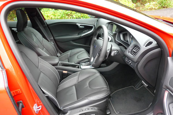 　V40 D4 R-DESIGN  試乗