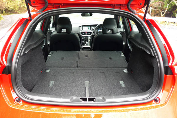 　V40 D4 R-DESIGN  試乗