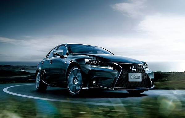 レクサスIS200t 特別仕様車“F SPORT Mode Plus”（オプション装着車）