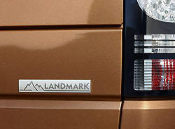 “LANDMARK”バッジ（ランドマーク・エディション）