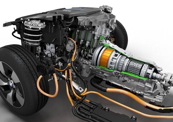 P90169262_highRes_bmw-330e-drive-train