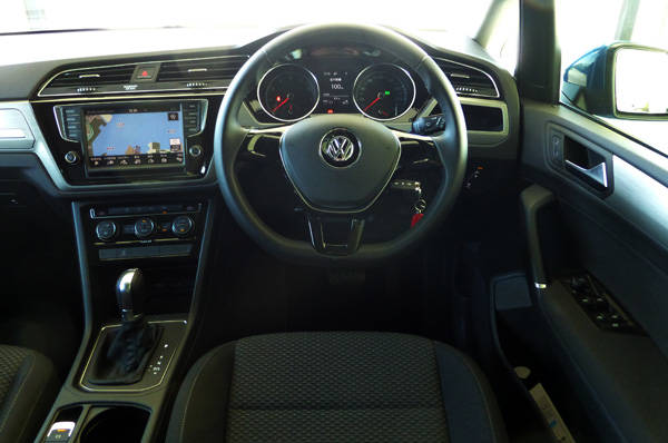 VW　トゥーラン　試乗