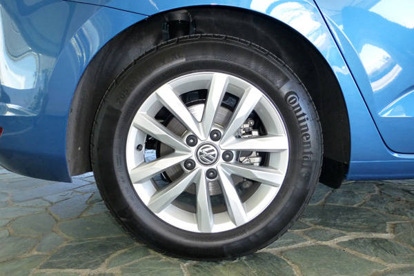 VW　トゥーラン　試乗
