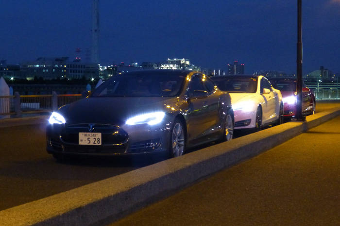 テスラ　自動運転
