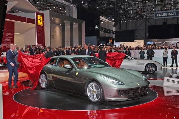GTC4Lusso_01