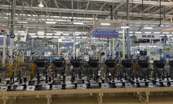 カラワン新エンジン工場の内部