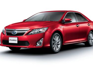 トヨタ　カムリ　ハイブリッド“Gパッケージ”レッドマイカメタリック　画像