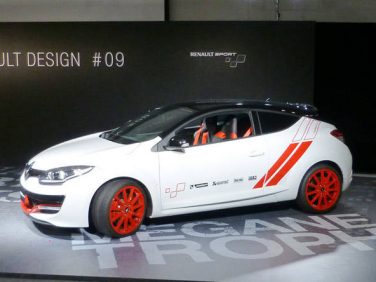 ルノー　メガーヌR.S　トロフィーR