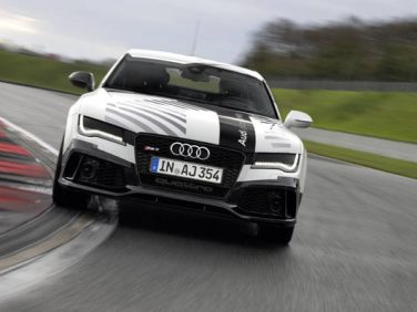 アウディ　ホッケンハイム　RS7 無人走行