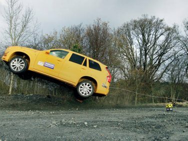 ボルボ　新型XC90　道路逸脱テスト