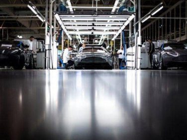 アストンマーティン 2017年に記録的な販売台数を達成 グループの年間利益予測を上方修正