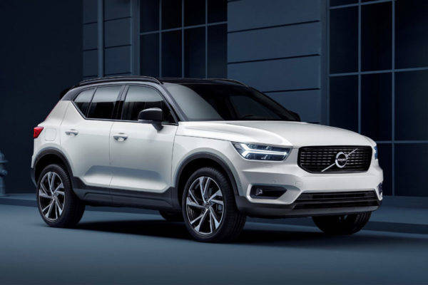 ボルボ　XC40 T5 AWD R-Design 1st Edition