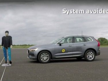 ボルボ 「XC60」が2017年ユーロNCAPテストでベスト・イン・クラスを獲得
