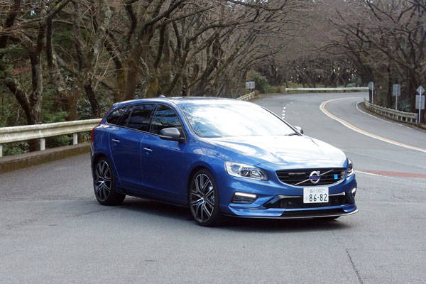 ボルボ S60 V60 ポールスター 2018年モデル本カタログ 折れ目無し ボルボ 2018年型「V60 ポールスター」最終モデル解説 希少性の高い