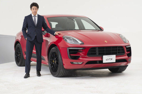 ポルシェ　マカン バレンタイン カフェ　六本木にオープン　ポルシェドライビングアスリート　羽根田卓也