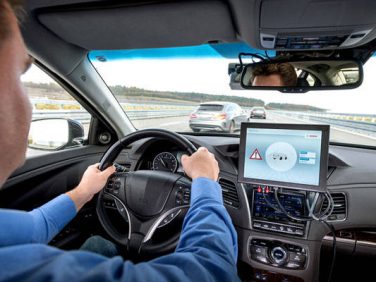 ボッシュ ボーダフォン、ファーウェイと協働し、コネクテッドカーの車両間通信を実現