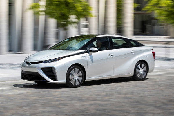 トヨタ、カナダ・ケベック州で燃料電池自動車「MIRAI」のフリート販売を開始