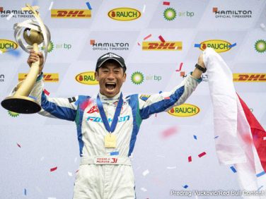 ファルケン 「レッドブル エアレース・ワールド・チャンピオンシップ2018」に参戦する室屋義秀選手をサポート