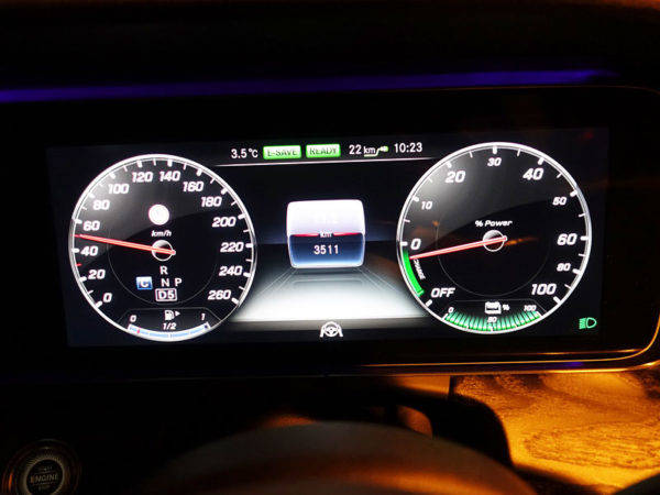メルセデス・ベンツ　E350e　試乗　E350eAVANGARED SPORTS メーター