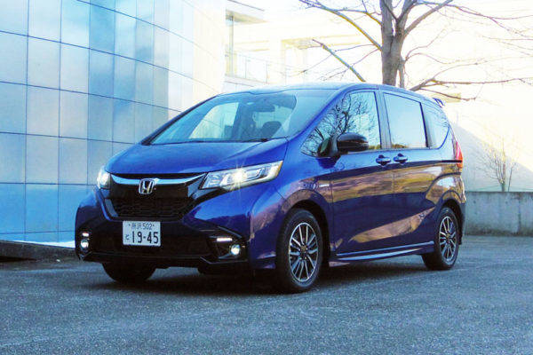 ホンダ　フリード・モデューロX・ハイブリッド　フロントスタイル