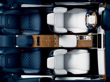 ランドローバーの999台限定モデル「RANGE ROVER SV COUPE」をジュネーブモーターショーで初披露