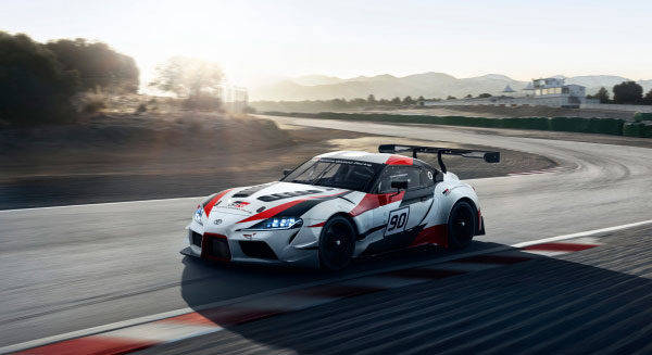 ジュネーブモーターショー　トヨタ　GR Supra Racing Concept　走行イメージ