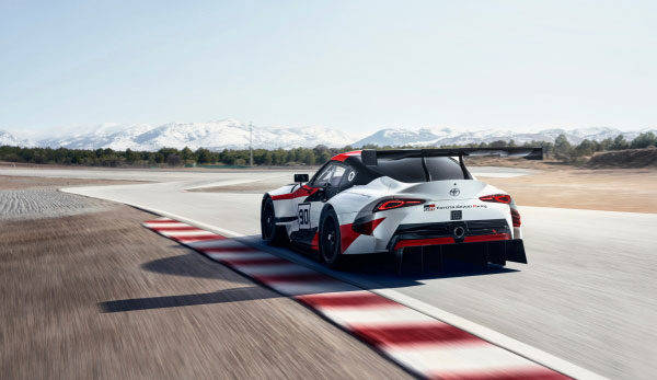 ジュネーブモーターショー　トヨタ　GR Supra Racing Concept　走行イメージ
