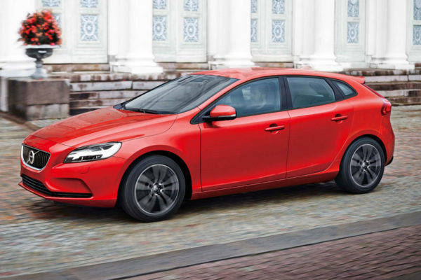 ボルボ ナビとドライブレコーダーを装備した「V40 T3 NAVI Edition」