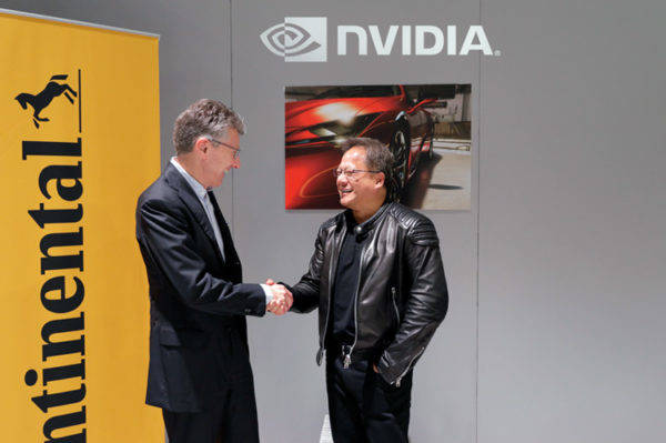 コンチネンタルのエルマー・デゲンハートCEO(左)とNVIDIAの創業者でCEOを勤めるジェンスン・フアン氏
