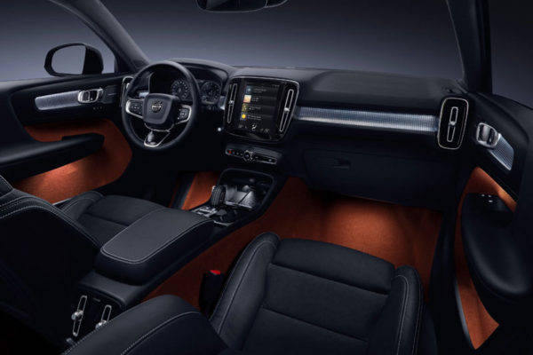 ボルボ　XC40　コックピット