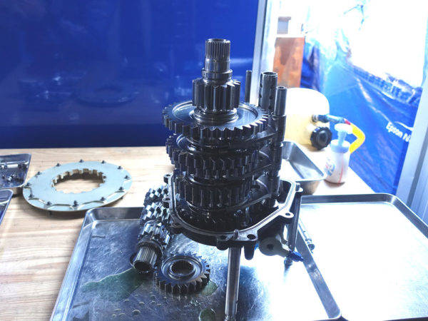スバル STIの先端技術 決定版 Vol.9　スーパーGTマシンテスト　ヒューランド製ドグミッション