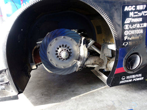 スバル STIの先端技術 決定版 Vol.9　スーパーGTマシンテスト　インナーフェンダー外し