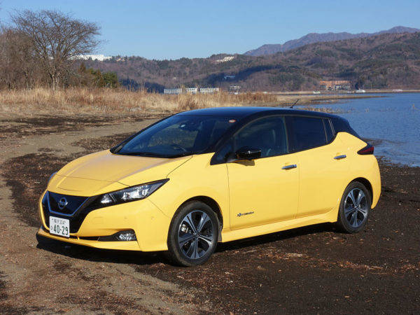 日産　リーフ