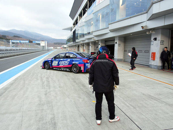 スバル STIの先端技術 決定版 Vol.8 スバル WRX STI 国内最終テスト 辰己総監督
