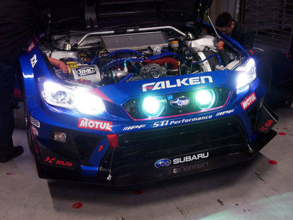 スバル STIの先端技術 決定版 Vol.8 スバル WRX STI 国内最終テスト ドライビングランプ 光る六連星エンブレム