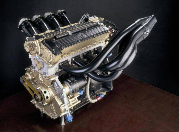 BMW　M12/6型エンジン