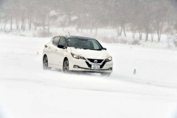 クルマと過ごす日々 vol.20　リーフ　雪上走行