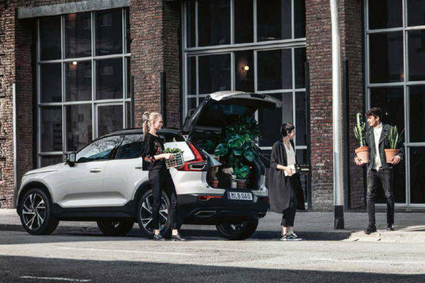 ボルボ　XC40　ラゲッジスペース使用イメージ