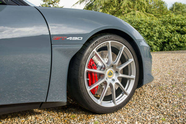 ロータス　エヴォーラGT430　タイヤ　ホイール　ブレーキ