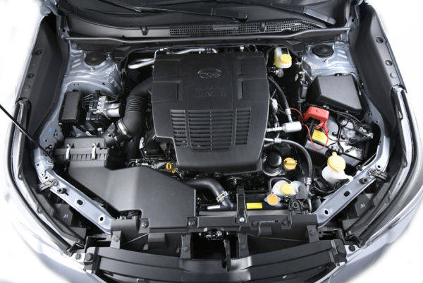 スバル 北米仕様フォレスター エンジンルーム FB25型エンジン