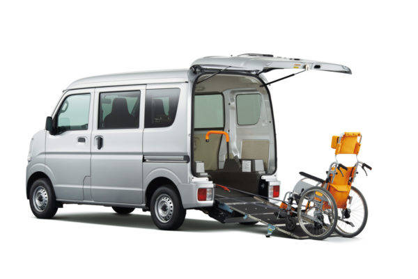 日産 NV100クリッパー チェアキャブ