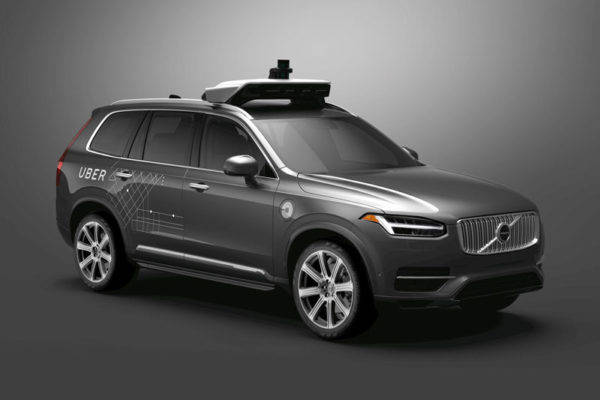 Uber　自動運転車　ボルボXC90ベース